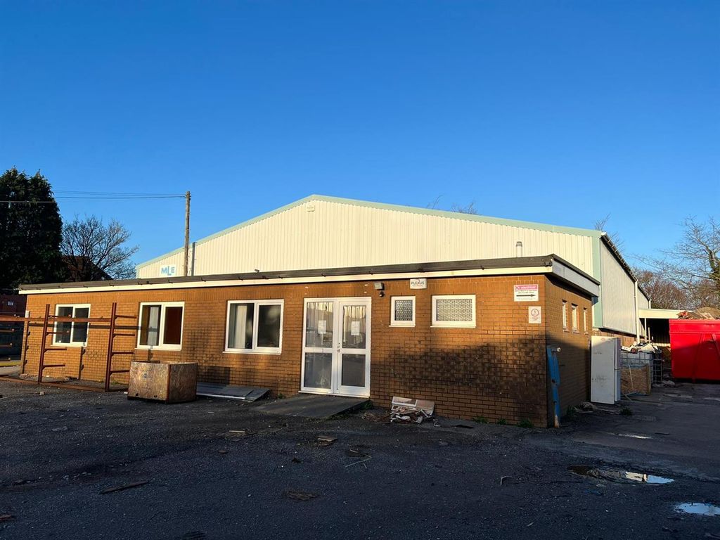Office to let in Office/Business Wing, The Yard, South Road, Bridgend Industrial Estate CF31, £6,000 pa