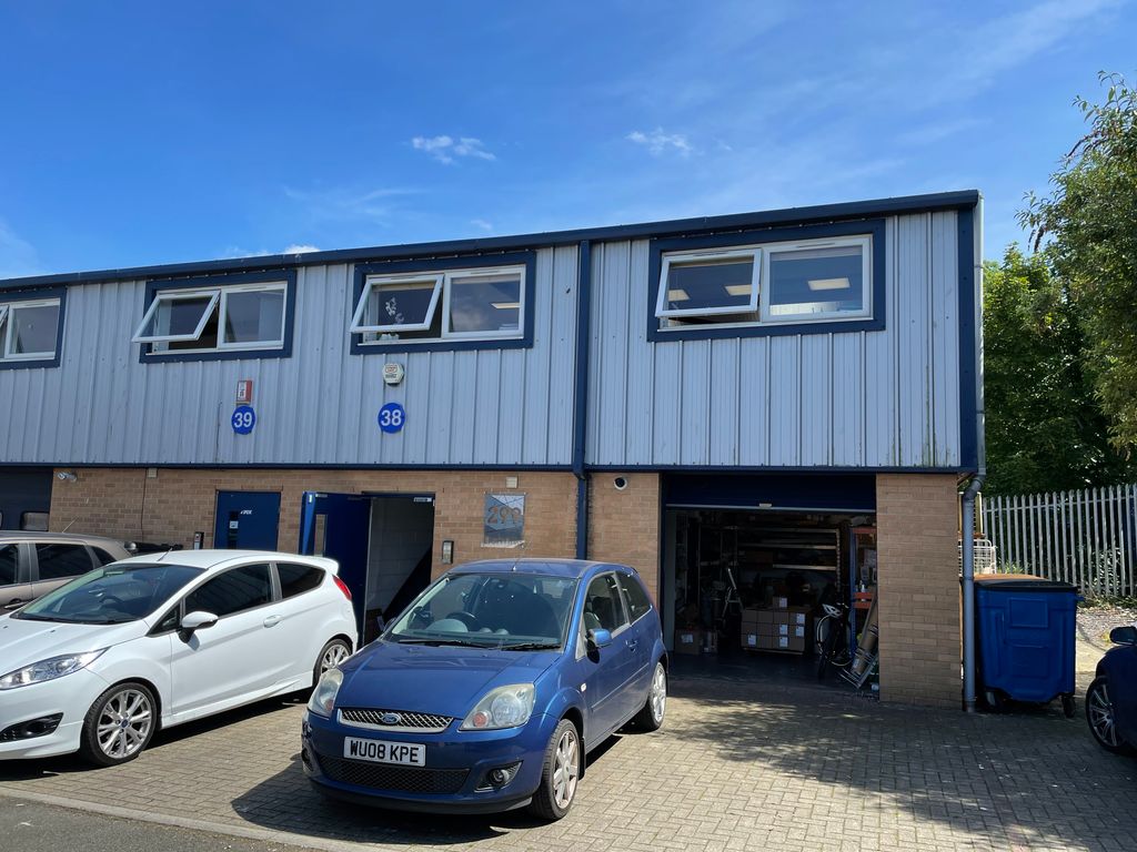 Light industrial to let in Dixon Road, Bristol BS4, £15,400 pa