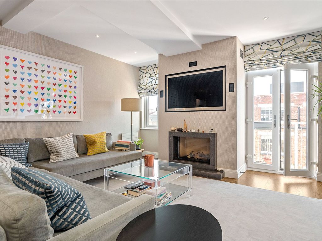 1 bed flat for sale in The Design Works, 93-99 Goswell Road, Clerkenwell EC1V, £1,000,000