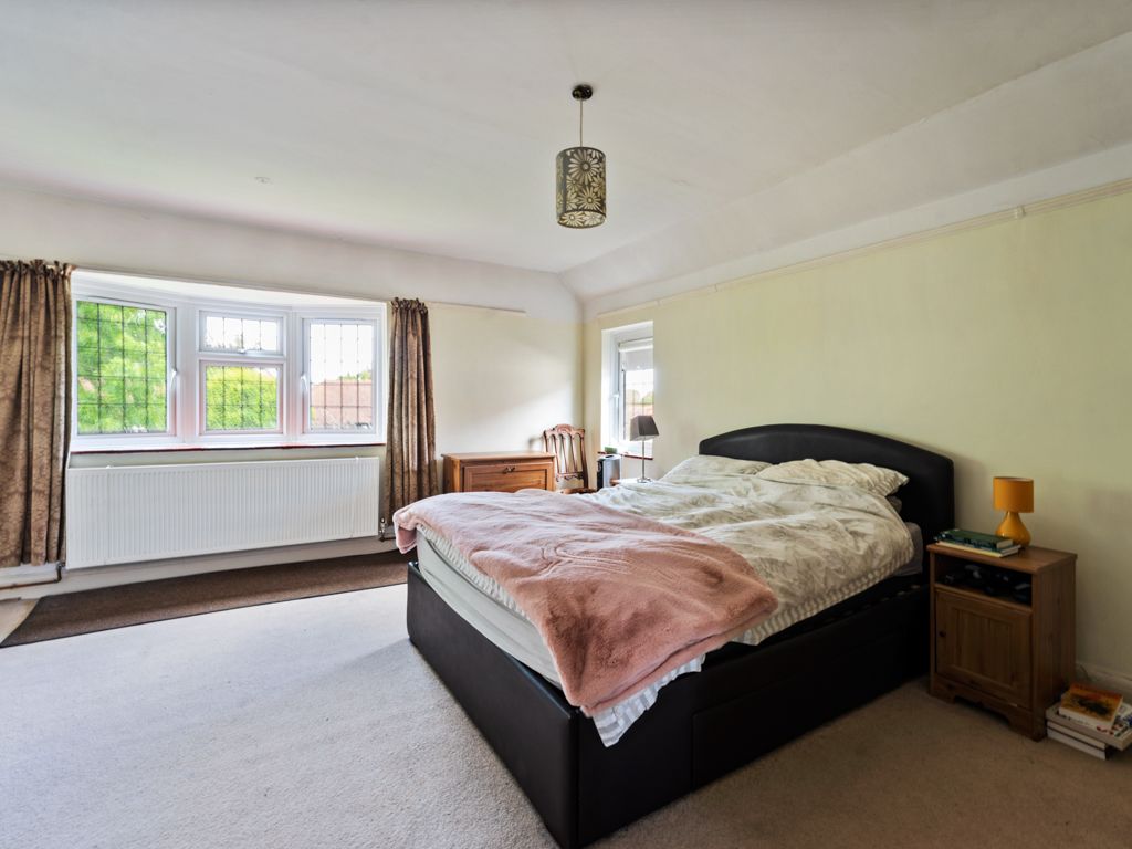 4 bed detached house for sale in Buckingham Way, Wallington SM6, £950,000