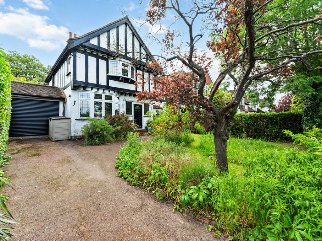 4 bed detached house for sale in Buckingham Way, Wallington SM6, £950,000