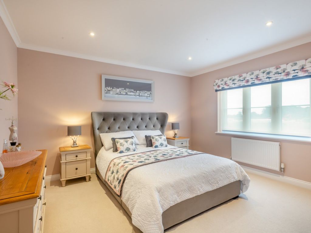 6 bed detached house for sale in Burlingham Road, East Harling, Norwich NR16, £600,000