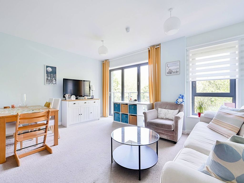 2 bed flat for sale in All Saints Road, Acton, London W3, £460,000