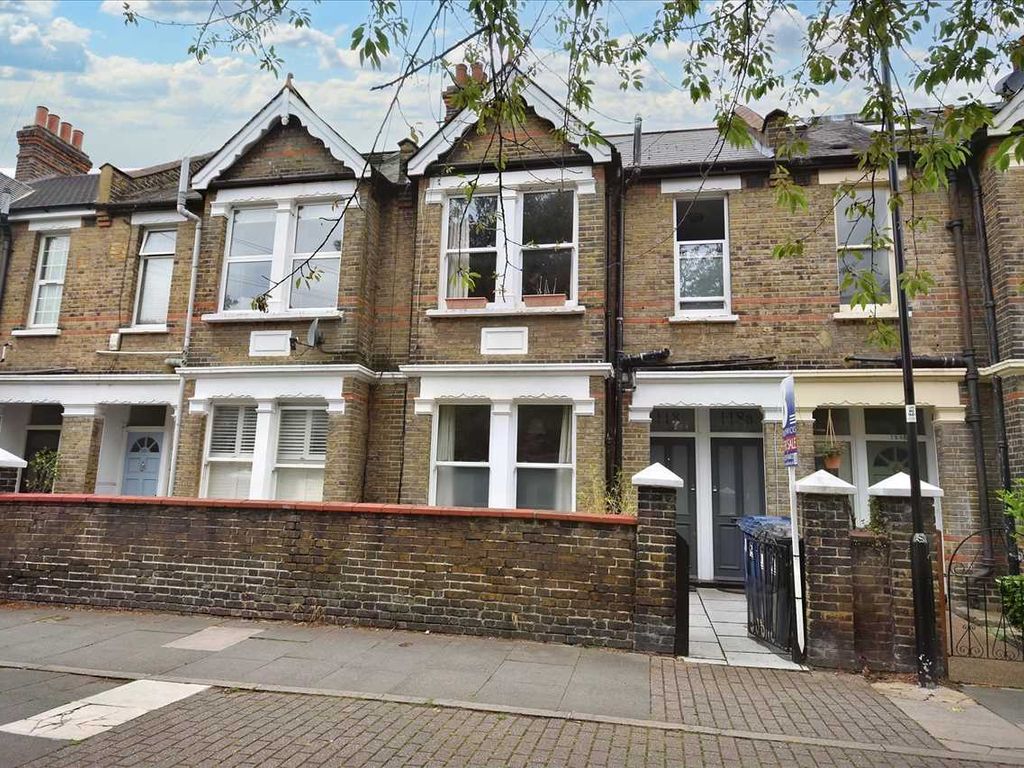 2 bed flat for sale in Acton Lane, London W4, £585,000