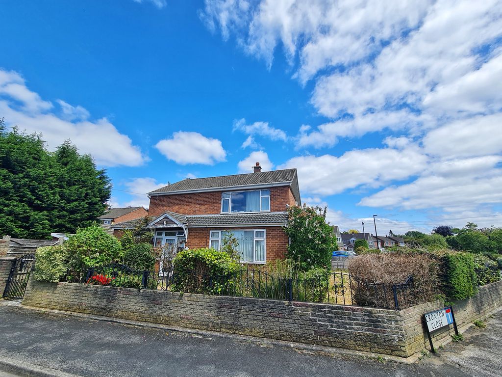 4 bed detached house for sale in Croxton Close, Sale M33, £550,000