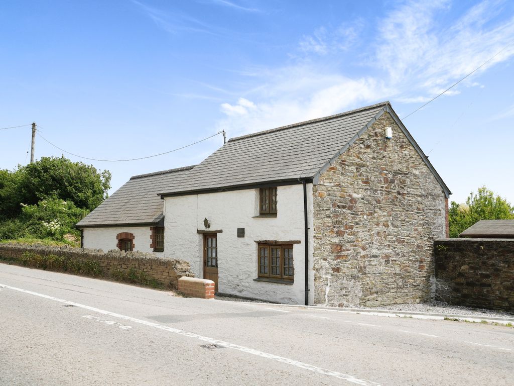 3 bed detached house for sale in West Taphouse, Lostwithiel PL22, £465,000