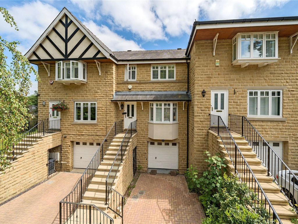 3 bed town house for sale in Belgravia Gardens, Roundhay, Leeds LS8, £480,000