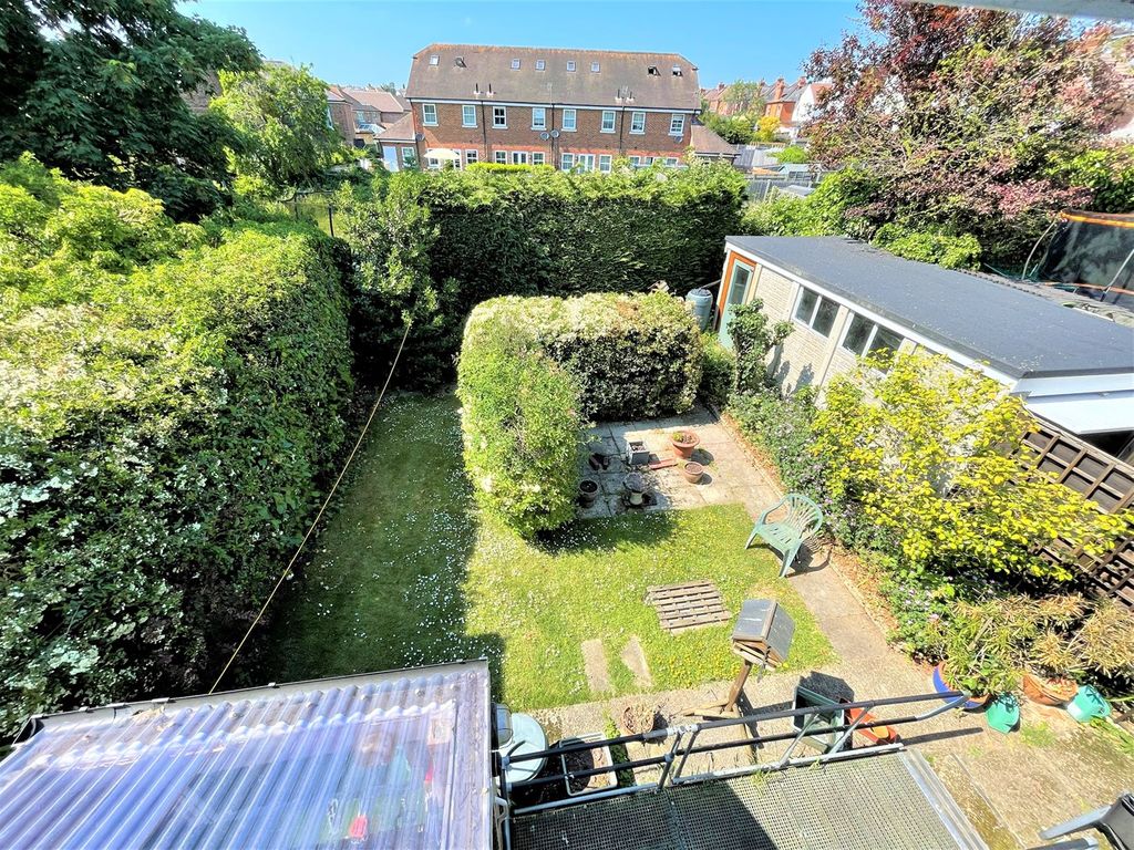 2 bed detached house for sale in Ardmore Avenue, Guildford GU2, £425,000