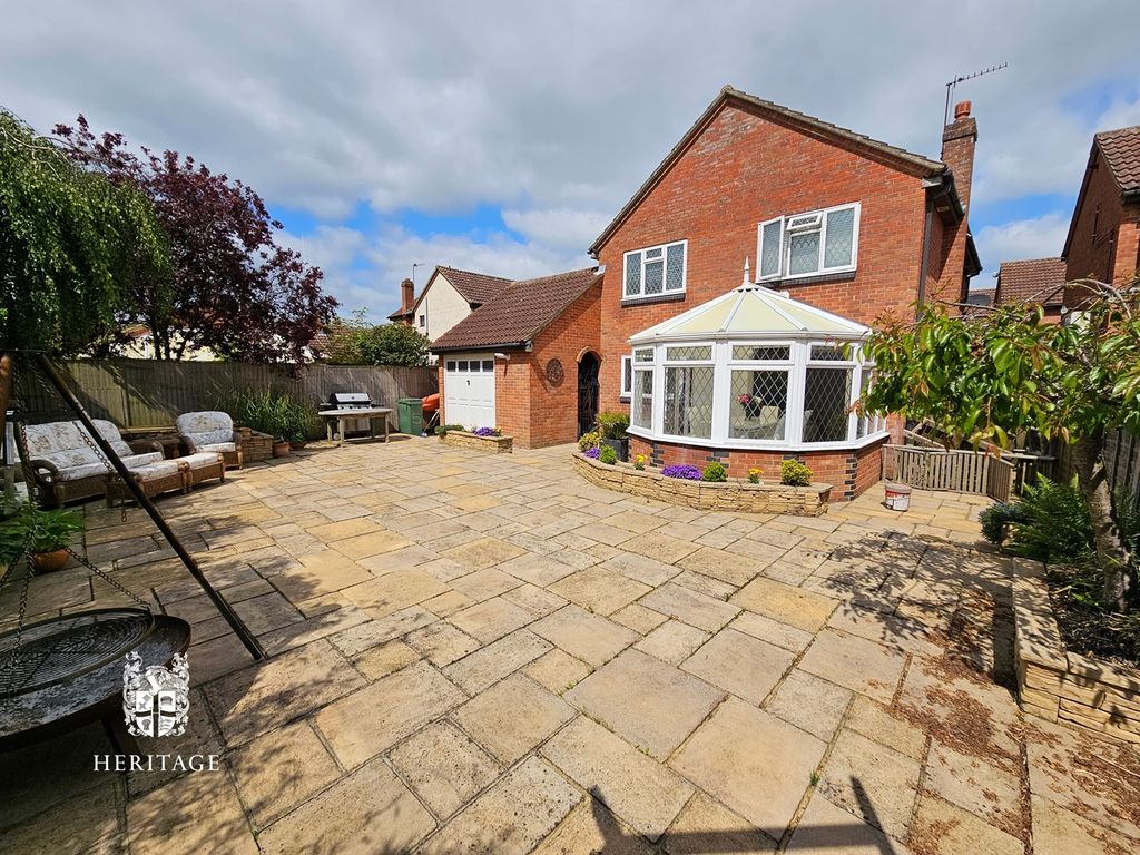 4 bed detached house for sale in Hunter Drive, Braintree CM7, £475,000