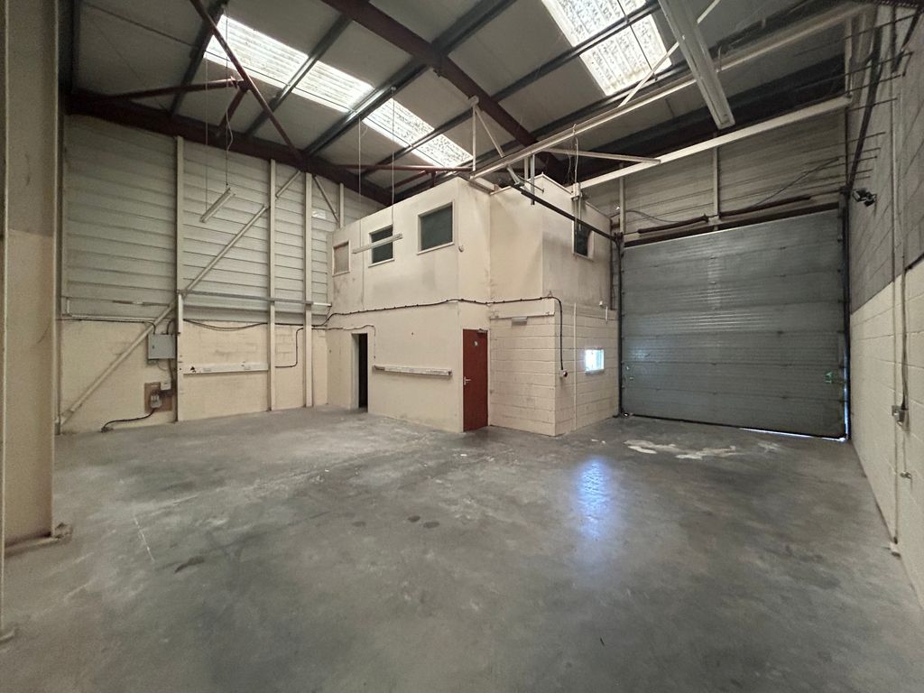 Industrial to let in Unit 5 Victoria Park Business Centre, Midland Road, Bath BA1, £15,900 pa
