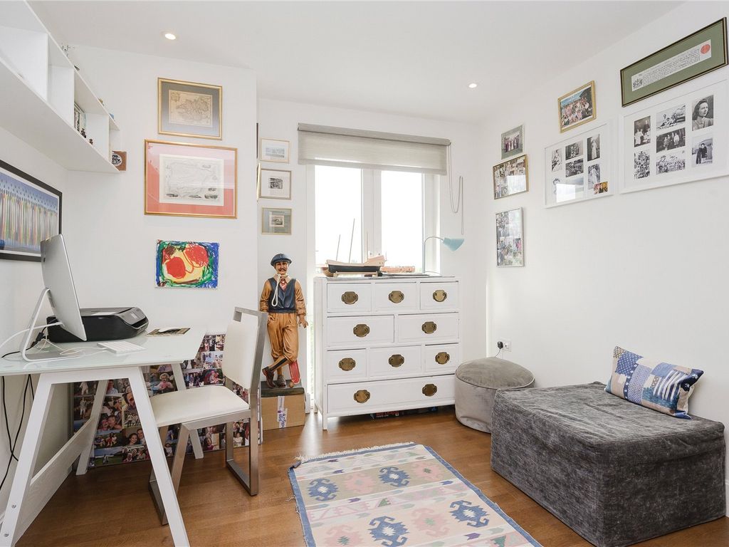3 bed flat for sale in Kingston Riverside, Henry Macaulay Avenue, Kingston Upon Thames KT2, £1,395,000
