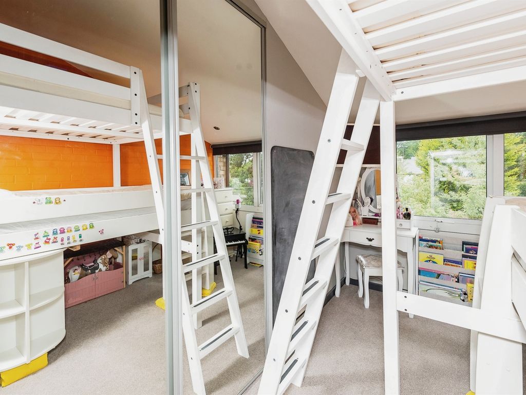 3 bed terraced house for sale in Daniells, Welwyn Garden City AL7, £400,000