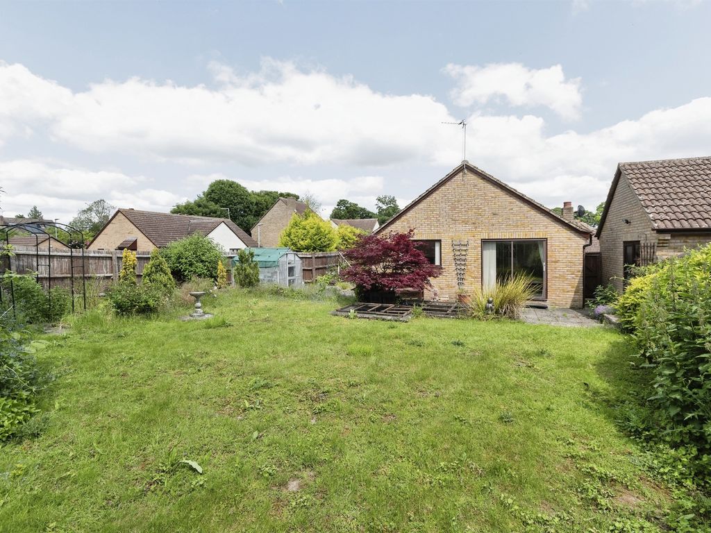 3 bed detached bungalow for sale in King James Way, Royston SG8, £560,000