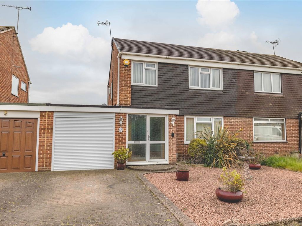 3 bed semi-detached house for sale in Holly Crescent, Windsor SL4, £585,000