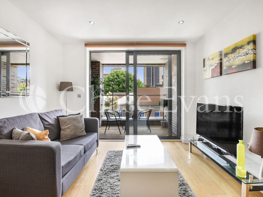 1 bed flat for sale in Lattice House, Alie Street, Aldgate E1, £500,000