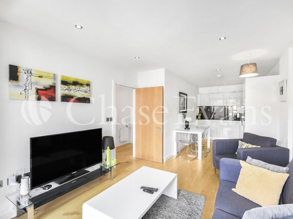 1 bed flat for sale in Lattice House, Alie Street, Aldgate E1, £500,000
