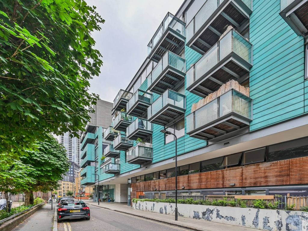 1 bed flat for sale in Provost Street, Old Street, London N1, £475,000