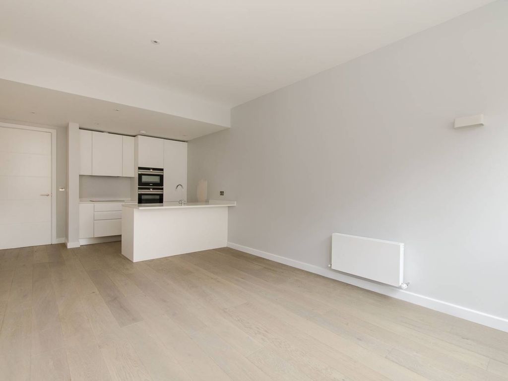 1 bed flat for sale in Southern Row, Ladbroke Grove, London W10, £550,000