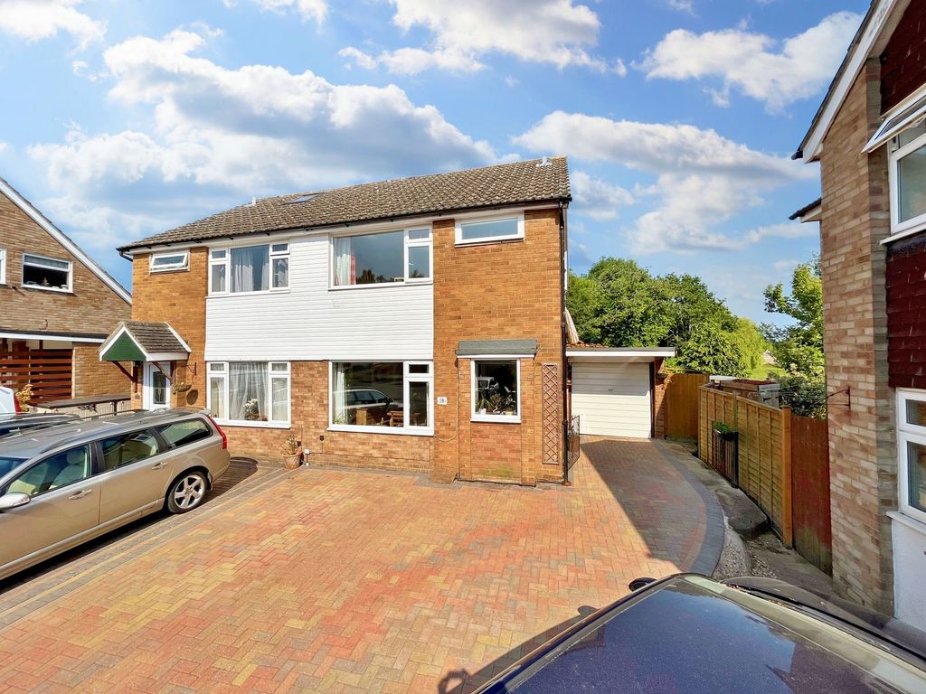 3 bed semi-detached house for sale in Cherry Tree Close, Southmoor OX13, £375,000