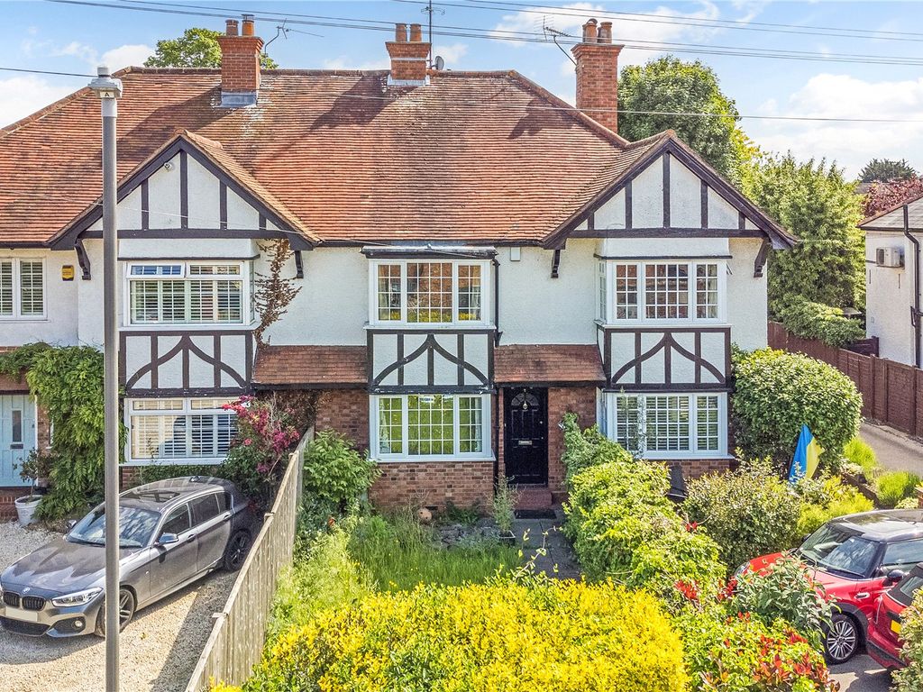 2 bed terraced house for sale in Mill Road, Marlow, Buckinghamshire SL7, £749,950
