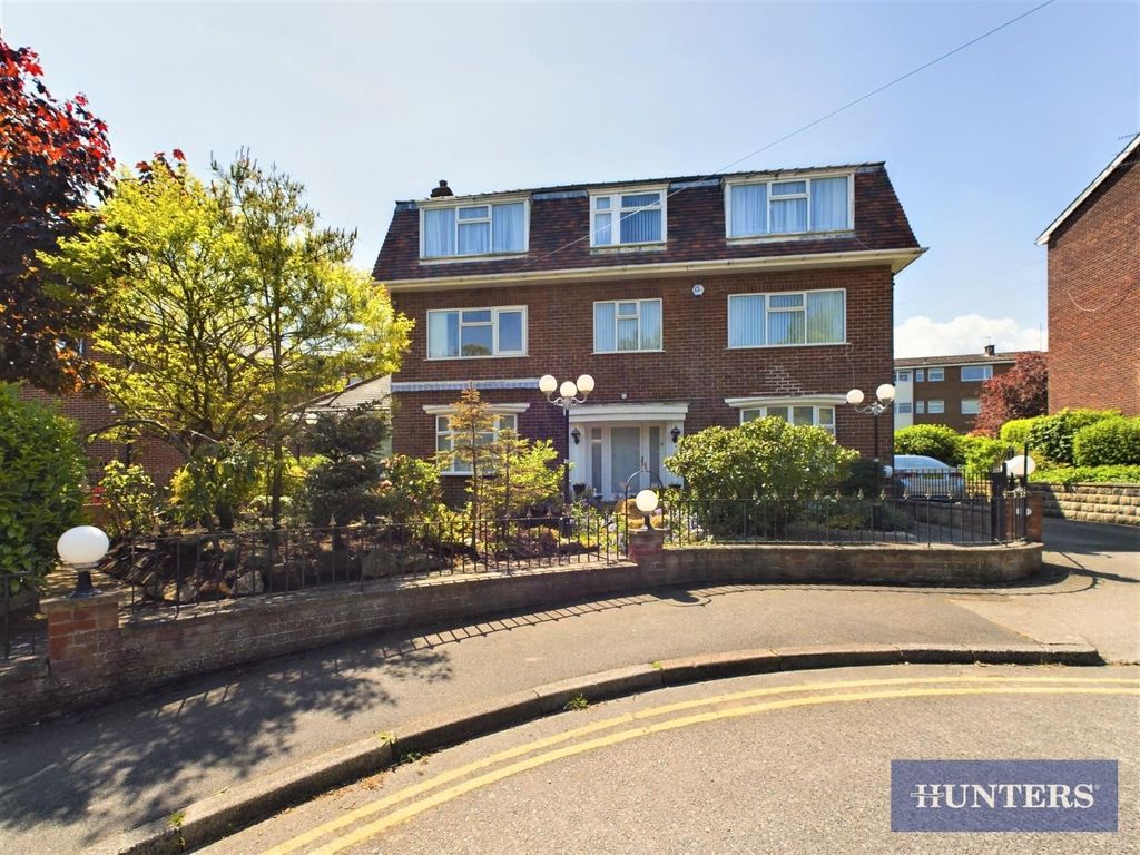12 bed detached house for sale in Burniston Road, Scarborough YO12, £580,000