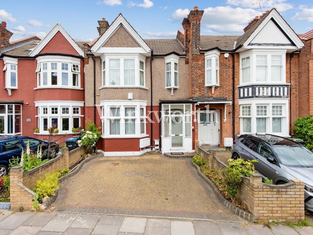 3 bed terraced house for sale in Hazelwood Lane, London N13, £650,000