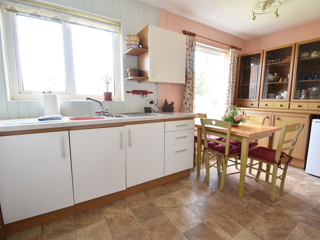 2 bed bungalow for sale in Hillside Road, Beeston NG9, £360,000