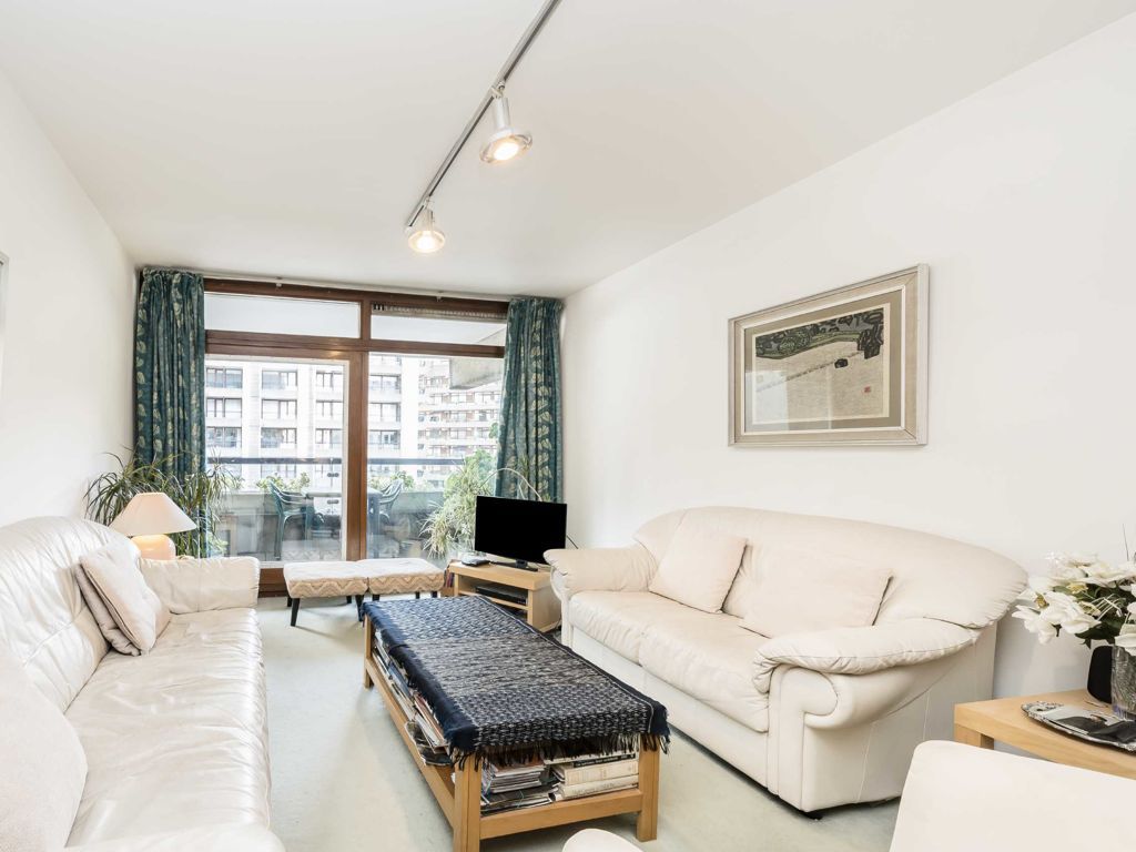 2 bed flat for sale in Barbican, London EC2Y, £1,100,000