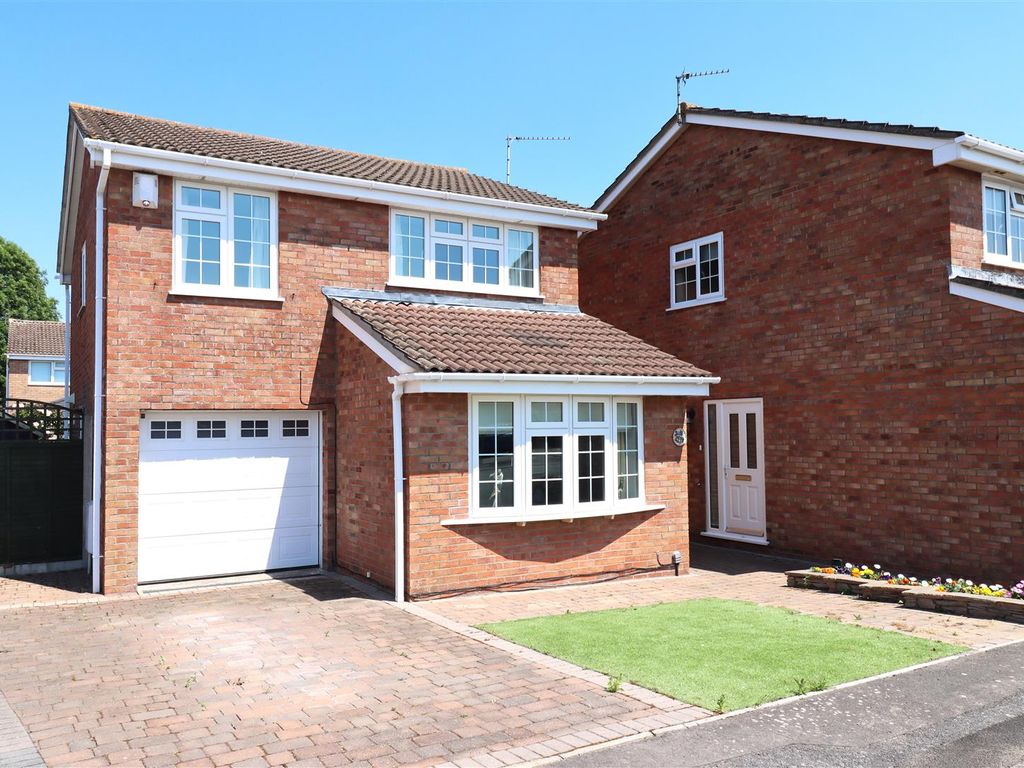 4 bed detached house for sale in Newport Close, Clevedon BS21, £419,950