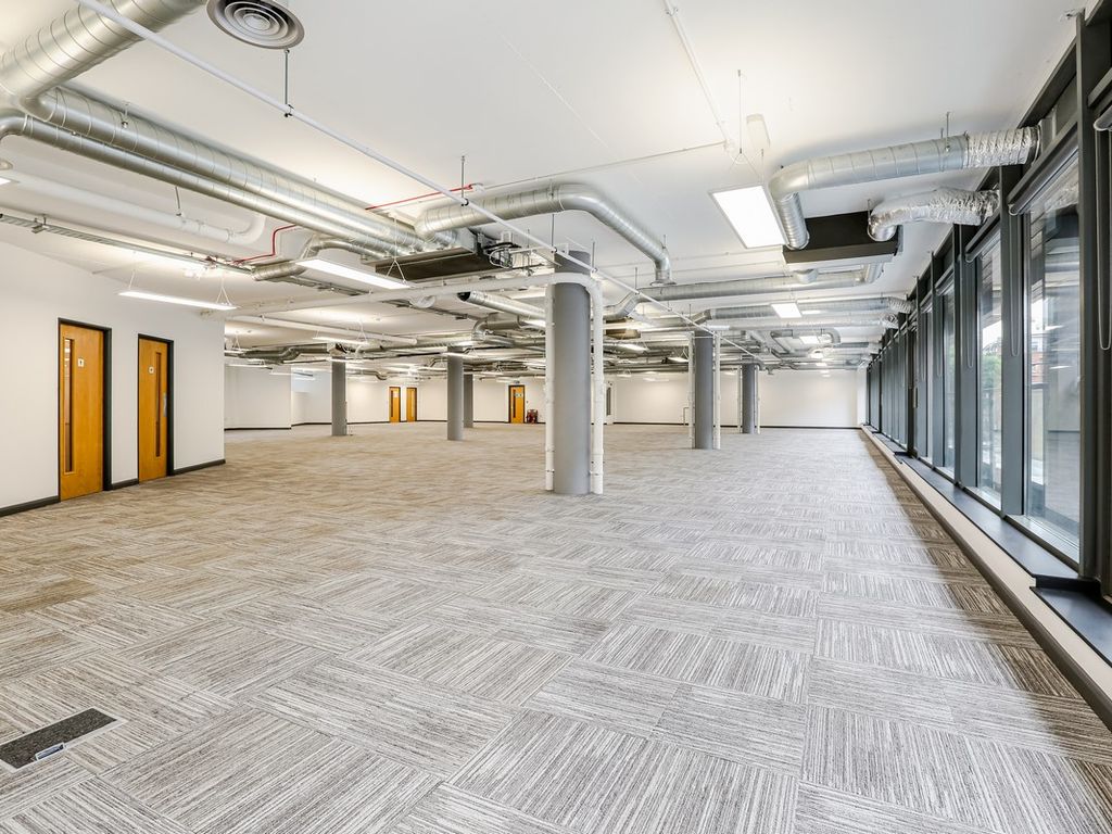 Office to let in Maltby Street, London SE1, £231,363 pa