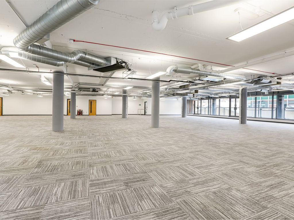Office to let in Maltby Street, London SE1, £231,363 pa