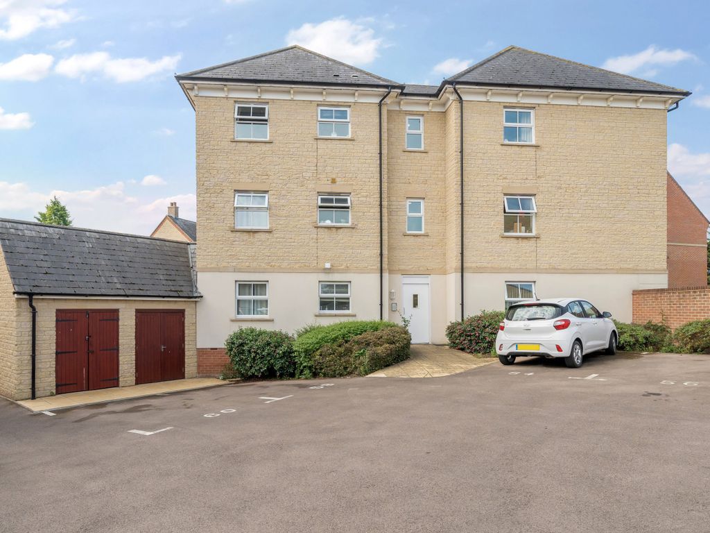 1 bed flat for sale in Palmer Road, Faringdon SN7, £160,000