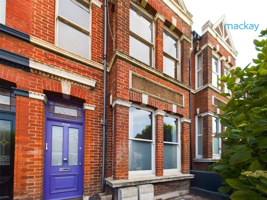 1 bed flat for sale in Eastern Road, Brighton, East Sussex BN2, £290,000