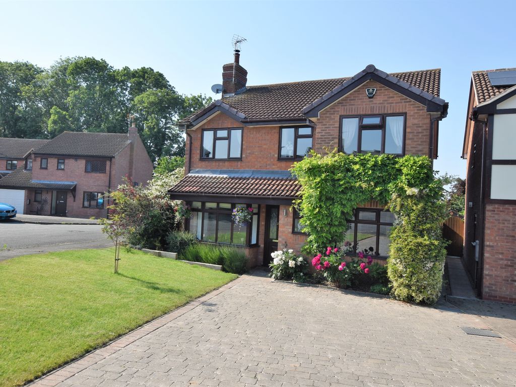 4 bed detached house for sale in St. Leonards Close, Burton On The Wolds LE12, £450,000