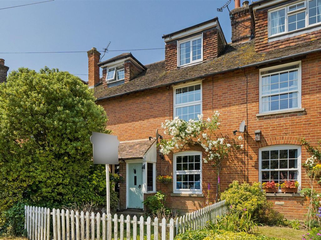 3 bed cottage for sale in Dawsons Cottages, The Green, West Farleigh ME15, £400,000