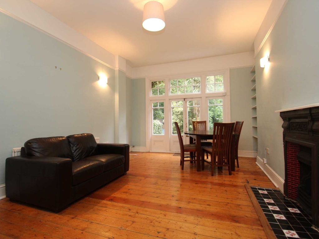 2 bed flat for sale in Milton Park, Highgate N6, £599,950