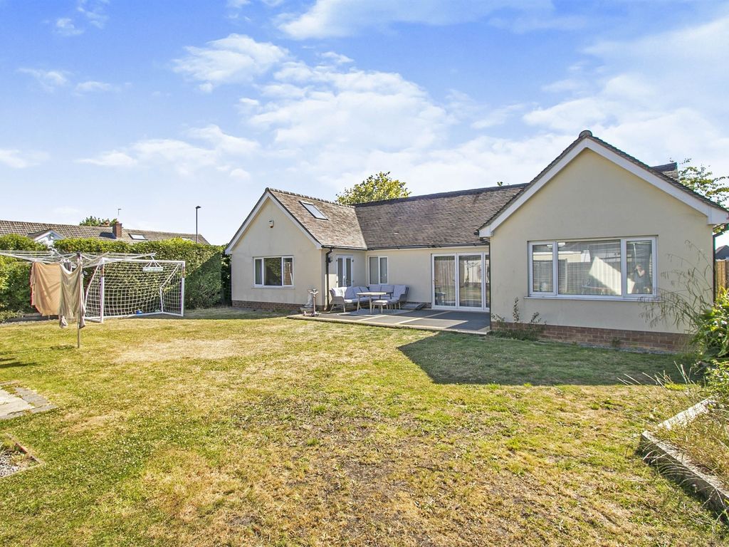 4 bed detached bungalow for sale in Insley Crescent, Broadstone BH18, £600,000