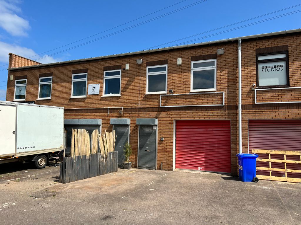 Industrial to let in Unit 10, Bonville Business Centre, Bristol BS4, £12,500 pa