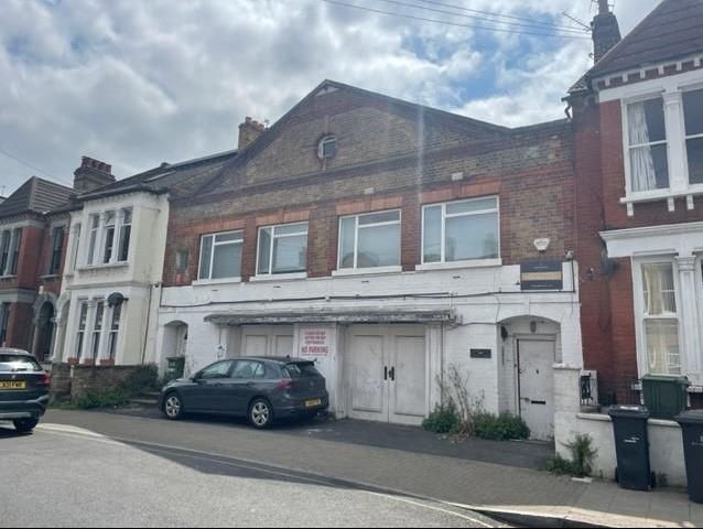 Leisure/hospitality to let in 11-13, Edgeley Road, Clapham SW4, £240,000 pa