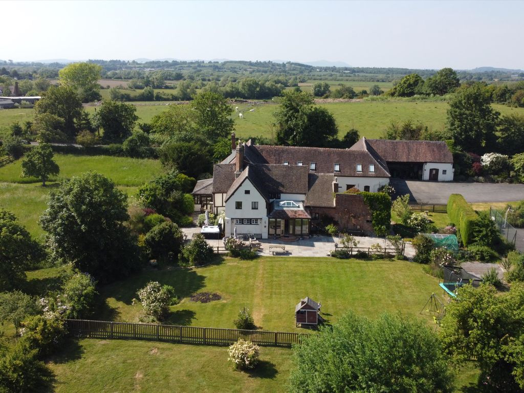 6 bed property for sale in Tewkesbury Road, The Leigh, Gloucester, Gloucestershire GL19, £1,650,000