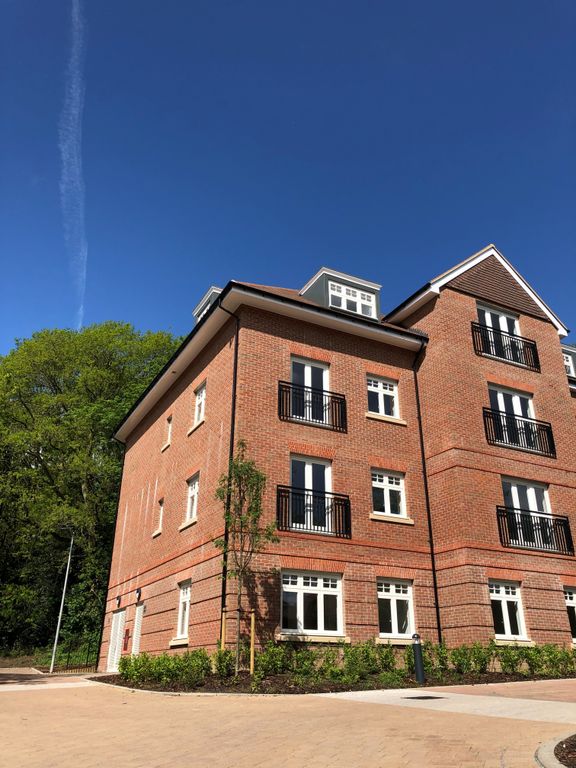 New home, 2 bed flat for sale in Kestrel Close, Crescent Drive, Brentwood CM15, £96,250