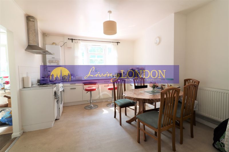 2 bed terraced house for sale in Warkworth Road, London N17, £499,950