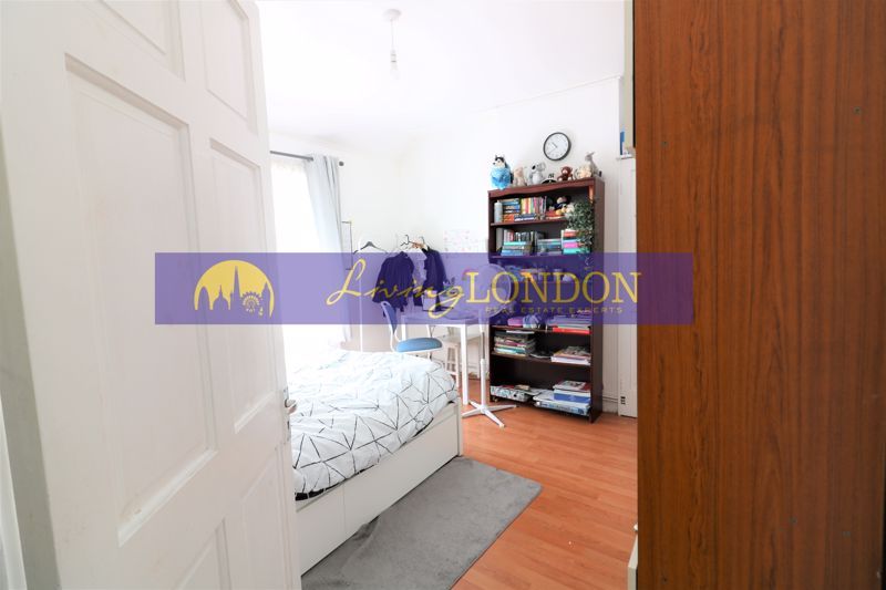 2 bed terraced house for sale in Warkworth Road, London N17, £499,950