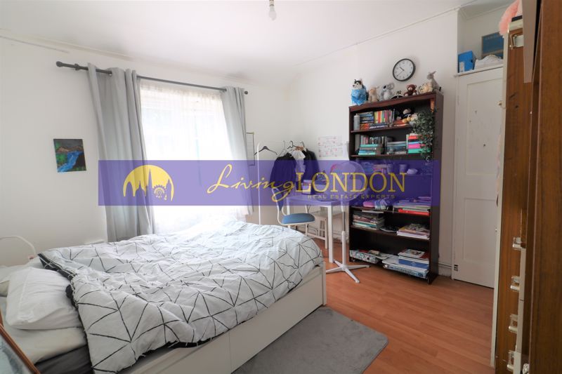 2 bed terraced house for sale in Warkworth Road, London N17, £499,950
