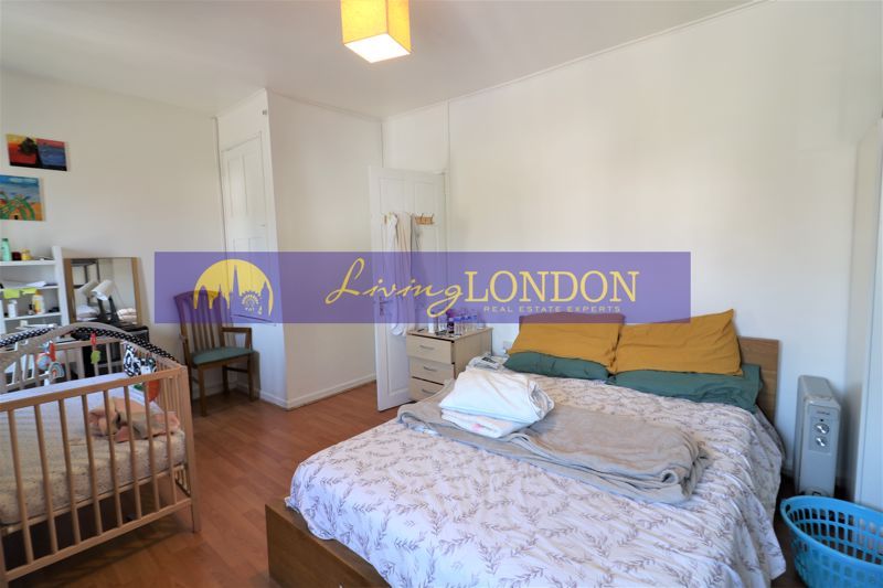 2 bed terraced house for sale in Warkworth Road, London N17, £499,950