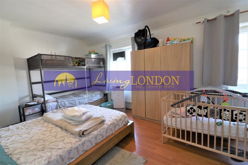 2 bed terraced house for sale in Warkworth Road, London N17, £499,950