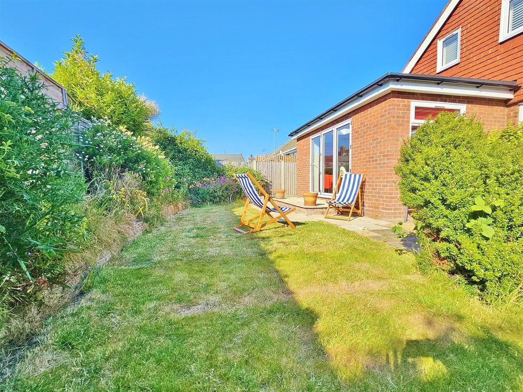 4 bed property for sale in Easton Way, Frinton-On-Sea CO13, £499,950
