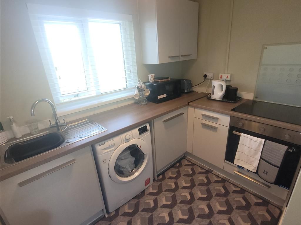 1 bed flat to rent in Maesgwyn, Aberdare CF44, £525 pcm