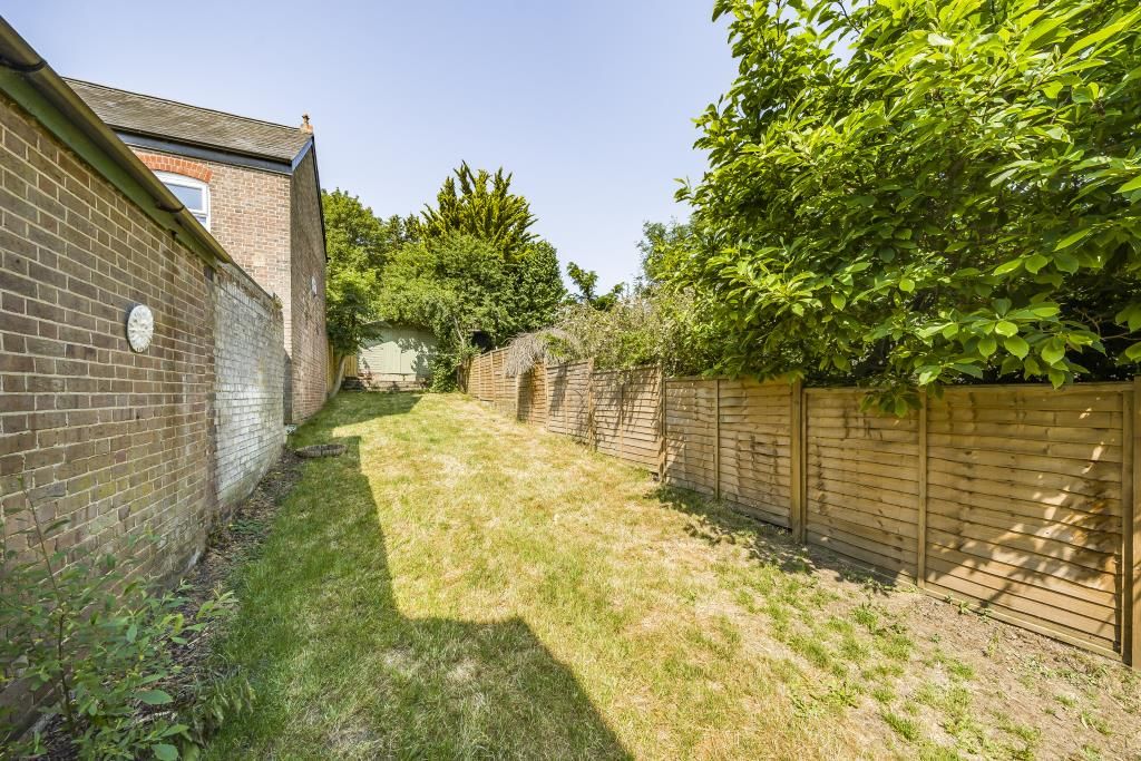 4 bed end terrace house for sale in Chesham, Buckinghamshire HP5, £495,000