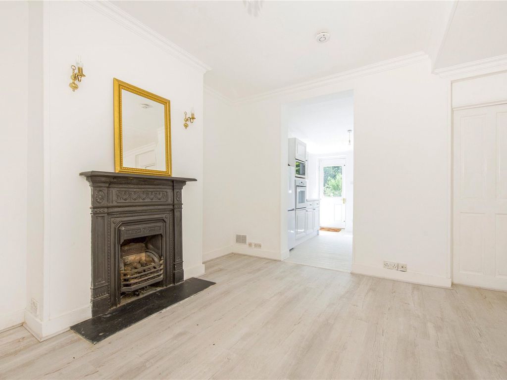 2 bed terraced house for sale in Blagdon Road, New Malden KT3, £725,000